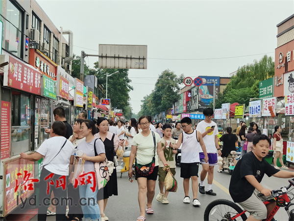 洛阳龙祥街：跟着大学生来打卡的宝藏商业街M6米乐(图2)